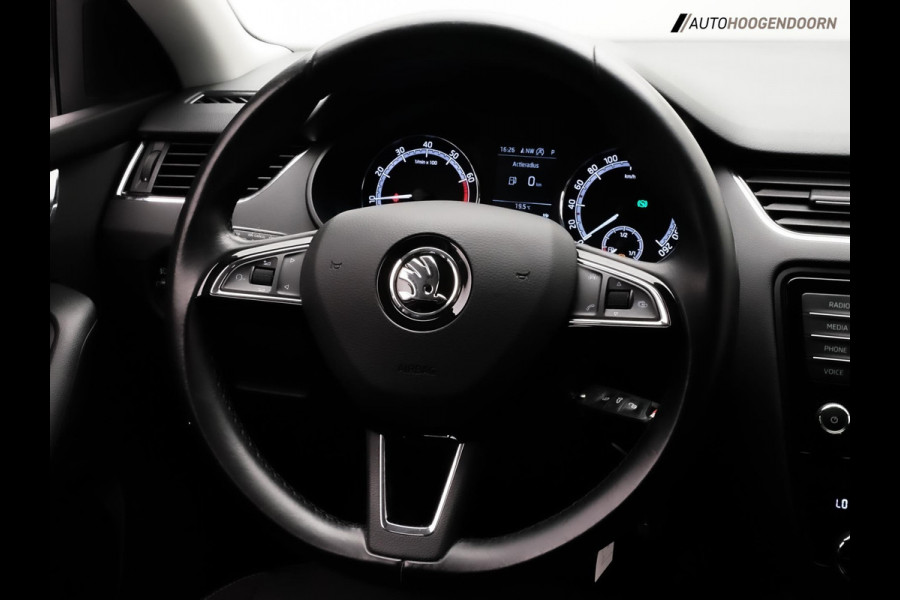 Škoda Octavia Combi 1.0 TSI Greentech Ambition Business Deluxe (CLIMATE CONTROL,APPLE CARPLAY,PARKEERSENSOREN,CRUISE,TOPCONDITIE)