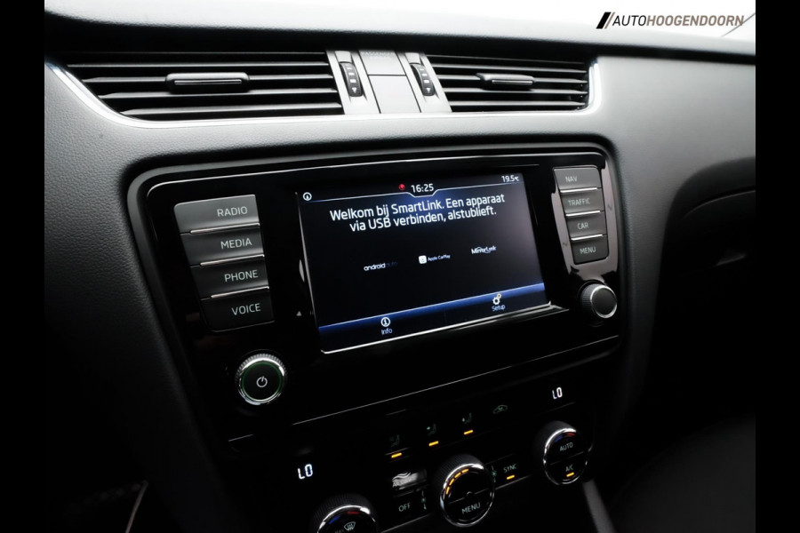 Škoda Octavia Combi 1.0 TSI Greentech Ambition Business Deluxe (CLIMATE CONTROL,APPLE CARPLAY,PARKEERSENSOREN,CRUISE,TOPCONDITIE)