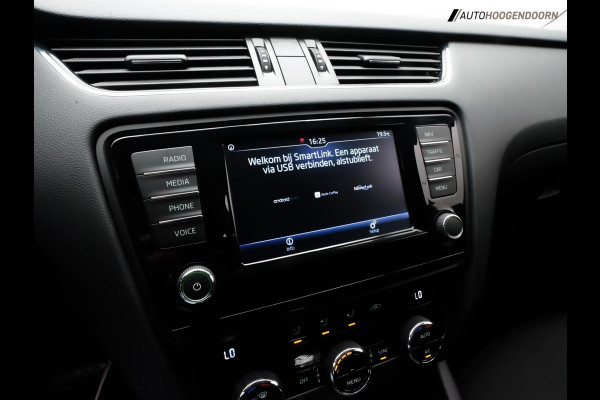 Škoda Octavia Combi 1.0 TSI Greentech Ambition Business Deluxe (CLIMATE CONTROL,APPLE CARPLAY,PARKEERSENSOREN,CRUISE,TOPCONDITIE)