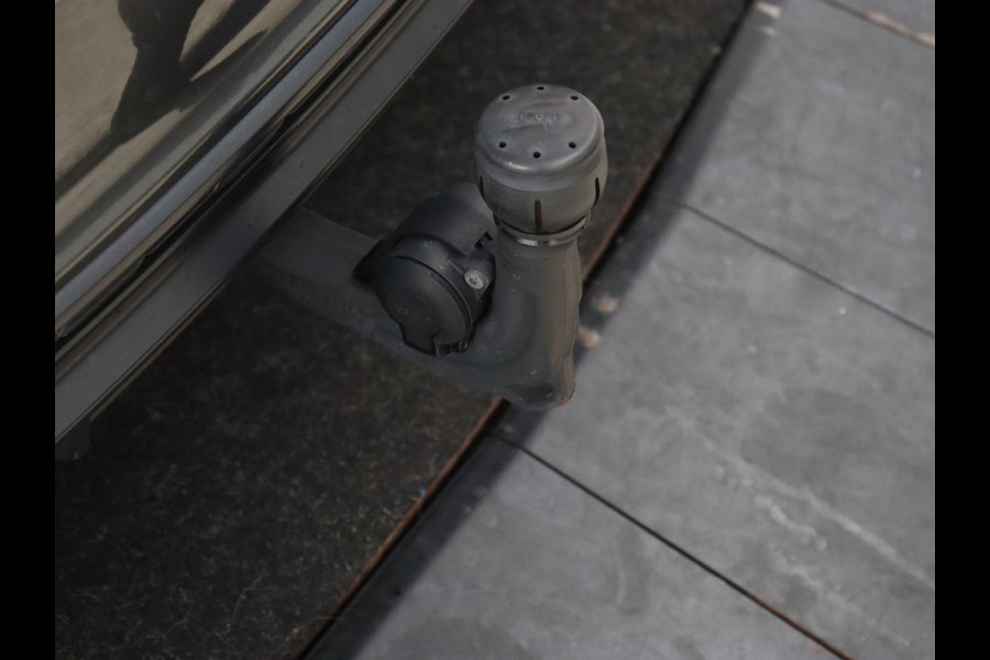 Audi A6 50 TFSIe quattro S edition | Panoramadak | Adaptive cruise | Nappaleder | Stoel & stuurverwarming | Camera | Trekhaak | Keyless | Adaptief onderstel | Carplay | Navigatie | Matrix LED | Getint glas | PHEV | Plug In