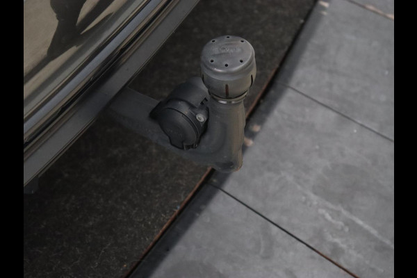 Audi A6 50 TFSIe quattro S edition | Panoramadak | Adaptive cruise | Nappaleder | Stoel & stuurverwarming | Camera | Trekhaak | Keyless | Adaptief onderstel | Carplay | Navigatie | Matrix LED | Getint glas | PHEV | Plug In