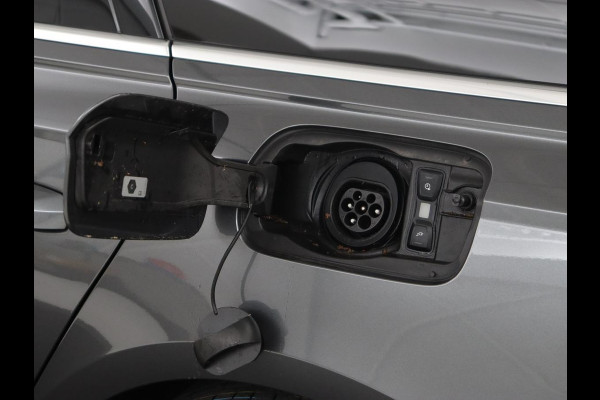 Audi A6 50 TFSIe quattro S edition | Panoramadak | Adaptive cruise | Nappaleder | Stoel & stuurverwarming | Camera | Trekhaak | Keyless | Adaptief onderstel | Carplay | Navigatie | Matrix LED | Getint glas | PHEV | Plug In