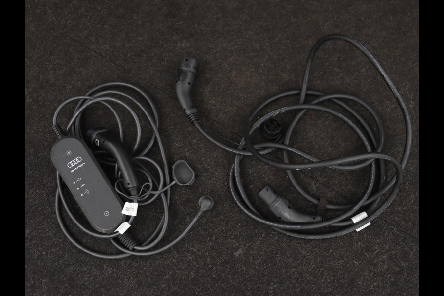 Audi A6 50 TFSIe quattro S edition | Panoramadak | Adaptive cruise | Nappaleder | Stoel & stuurverwarming | Camera | Trekhaak | Keyless | Adaptief onderstel | Carplay | Navigatie | Matrix LED | Getint glas | PHEV | Plug In