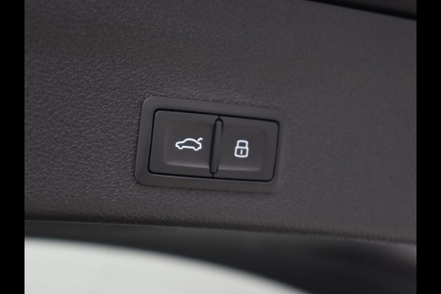 Audi A6 50 TFSIe quattro S edition | Panoramadak | Adaptive cruise | Nappaleder | Stoel & stuurverwarming | Camera | Trekhaak | Keyless | Adaptief onderstel | Carplay | Navigatie | Matrix LED | Getint glas | PHEV | Plug In