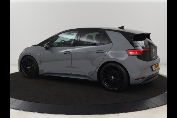 Volkswagen ID.3 First Plus 58 kWh | Trekhaak | Stoelverwarming | Camera | Matrix LED | 20'' | Stuurverwarming | Navigatie | Verlaagd onderstel | Adaptive cruise | Sfeerverlichting | Climate control