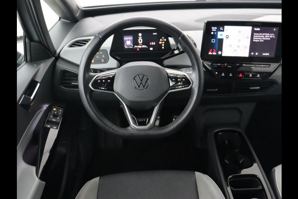 Volkswagen ID.3 First Plus 58 kWh | Trekhaak | Stoelverwarming | Camera | Matrix LED | 20'' | Stuurverwarming | Navigatie | Verlaagd onderstel | Adaptive cruise | Sfeerverlichting | Climate control