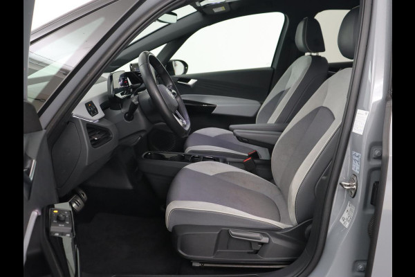 Volkswagen ID.3 First Plus 58 kWh | Trekhaak | Stoelverwarming | Camera | Matrix LED | 20'' | Stuurverwarming | Navigatie | Verlaagd onderstel | Adaptive cruise | Sfeerverlichting | Climate control