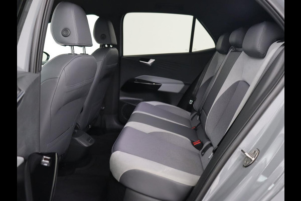 Volkswagen ID.3 First Plus 58 kWh | Trekhaak | Stoelverwarming | Camera | Matrix LED | 20'' | Stuurverwarming | Navigatie | Verlaagd onderstel | Adaptive cruise | Sfeerverlichting | Climate control