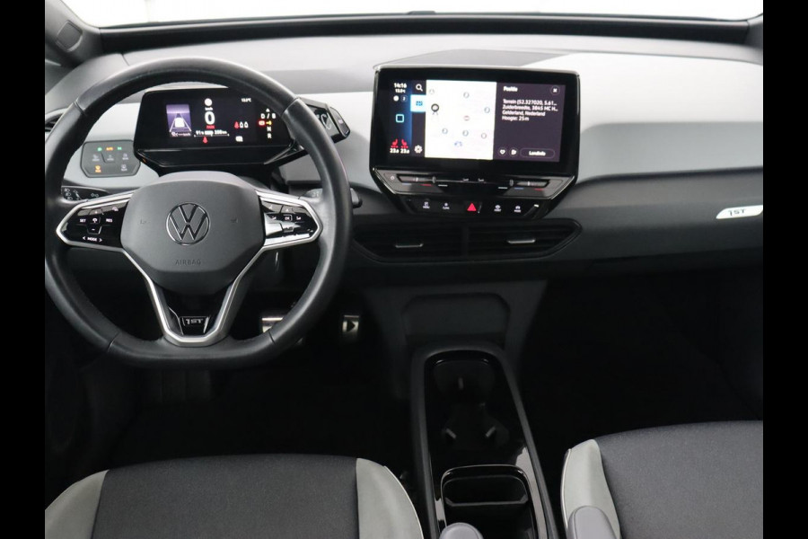Volkswagen ID.3 First Plus 58 kWh | Trekhaak | Stoelverwarming | Camera | Matrix LED | 20'' | Stuurverwarming | Navigatie | Verlaagd onderstel | Adaptive cruise | Sfeerverlichting | Climate control