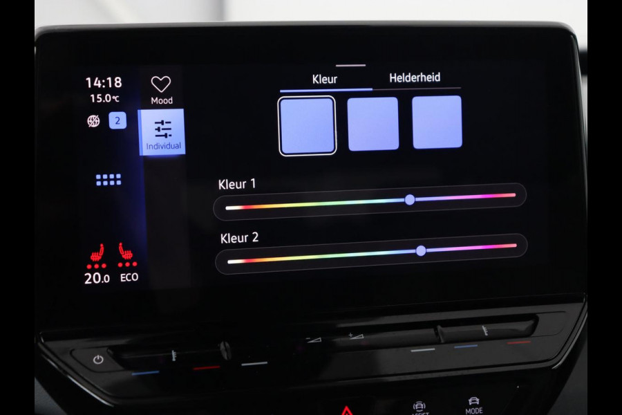 Volkswagen ID.3 First Plus 58 kWh | Trekhaak | Stoelverwarming | Camera | Matrix LED | 20'' | Stuurverwarming | Navigatie | Verlaagd onderstel | Adaptive cruise | Sfeerverlichting | Climate control
