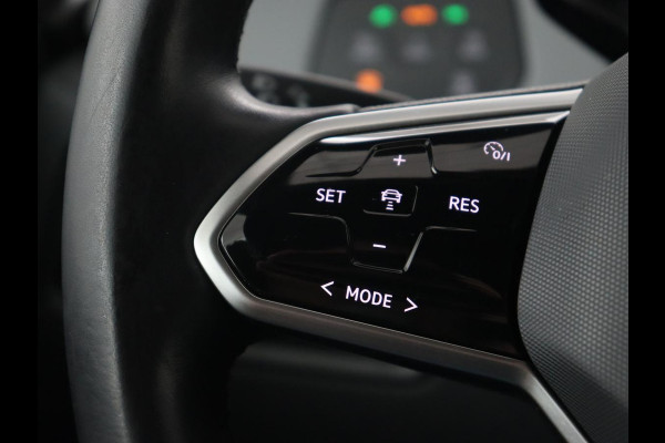 Volkswagen ID.3 First Plus 58 kWh | Trekhaak | Stoelverwarming | Camera | Matrix LED | 20'' | Stuurverwarming | Navigatie | Verlaagd onderstel | Adaptive cruise | Sfeerverlichting | Climate control