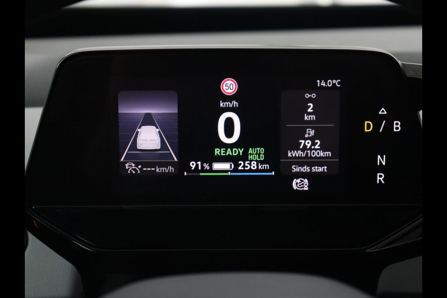 Volkswagen ID.3 First Plus 58 kWh | Trekhaak | Stoelverwarming | Camera | Matrix LED | 20'' | Stuurverwarming | Navigatie | Verlaagd onderstel | Adaptive cruise | Sfeerverlichting | Climate control