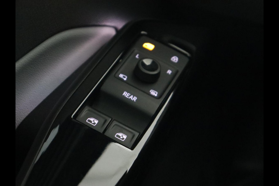 Volkswagen ID.3 First Plus 58 kWh | Trekhaak | Stoelverwarming | Camera | Matrix LED | 20'' | Stuurverwarming | Navigatie | Verlaagd onderstel | Adaptive cruise | Sfeerverlichting | Climate control