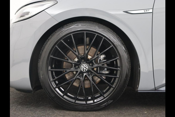 Volkswagen ID.3 First Plus 58 kWh | Trekhaak | Stoelverwarming | Camera | Matrix LED | 20'' | Stuurverwarming | Navigatie | Verlaagd onderstel | Adaptive cruise | Sfeerverlichting | Climate control