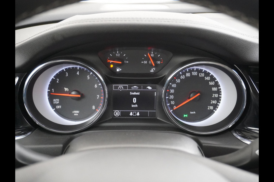 Opel Insignia Grand Sport T165PK Leer Camera Navi Apple Carplay Android PDC-a+v Trekhaak LED-v+a Ecc Cruise Control AGR-Comfort Stoelen Verwar Regen-Lichtsensor Sensor dodehoek Verkeersbordlezer Rijstrooksensor 1e Eigenaar