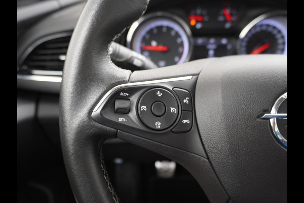 Opel Insignia Grand Sport T165PK Leer Camera Navi Apple Carplay Android PDC-a+v Trekhaak LED-v+a Ecc Cruise Control AGR-Comfort Stoelen Verwar Regen-Lichtsensor Sensor dodehoek Verkeersbordlezer Rijstrooksensor 1e Eigenaar