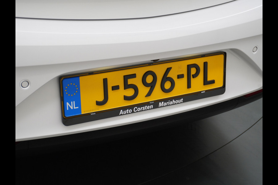 Opel Insignia Grand Sport T165PK Leer Camera Navi Apple Carplay Android PDC-a+v Trekhaak LED-v+a Ecc Cruise Control AGR-Comfort Stoelen Verwar Regen-Lichtsensor Sensor dodehoek Verkeersbordlezer Rijstrooksensor 1e Eigenaar