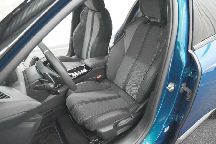 Peugeot 2008 Hybrid 145 e-DCS6 GT | Camera | Apple Carplay | Parkeersensoren
