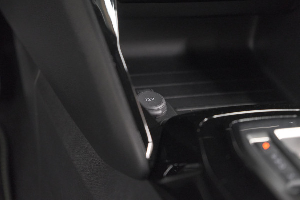 Peugeot 2008 Hybrid 145 e-DCS6 GT | Camera | Apple Carplay | Parkeersensoren