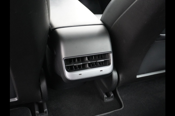 Tesla Model 3 Performance 513pk 0-100 3,4sec AWD Lmv 20" AutoPilot Panoramadak Adaptive Cruise Camera's Leer Pdc Wifi Ecc Elektr.-A-Klep+Stuur+Verst.Stoel+Geheugen Easy Entry Stoel+Bank-Verwarmd Keyless carbon spoiler rode remklauwen WiFi  75kWh 4WD 1e Eigenaar Origineel Nederlandse Auto SOH 88%