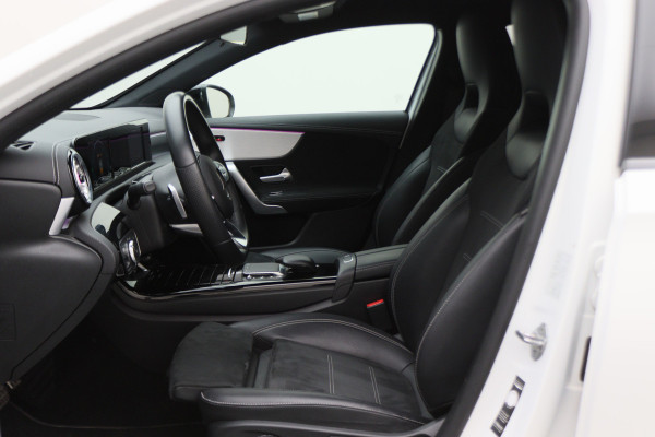 Mercedes-Benz A-Klasse 250 e Business Solution AMG Limited Camera, Sfeerverlichting, Apple Carplay, LED, Cruise, PDC