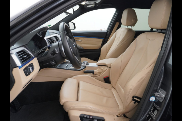 BMW 3 Serie Touring 330i AUT-8 M-Sport Pack Leder+Memory Harman&Kardon® Audio Adap.Cruise Apple Carplay Head-Up Navi 19" Virtual CockpitCame Lmv  Stoelverwarming DAB Elek.Achterklep Zwarte-Hemel Adaptieve Led Wifi Surround Camera Origineel Nederlandse Auto Zeer compleet! €71.000 nieuwprijs!