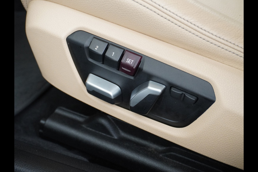 BMW 3 Serie Touring 330i AUT-8 M-Sport Pack Leder+Memory Harman&Kardon® Audio Adap.Cruise Apple Carplay Head-Up Navi 19" Virtual CockpitCame Lmv  Stoelverwarming DAB Elek.Achterklep Zwarte-Hemel Adaptieve Led Wifi Surround Camera Origineel Nederlandse Auto Zeer compleet! €71.000 nieuwprijs!