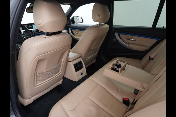 BMW 3 Serie Touring 330i AUT-8 M-Sport Pack Leder+Memory Harman&Kardon® Audio Adap.Cruise Apple Carplay Head-Up Navi 19" Virtual CockpitCame Lmv  Stoelverwarming DAB Elek.Achterklep Zwarte-Hemel Adaptieve Led Wifi Surround Camera Origineel Nederlandse Auto Zeer compleet! €71.000 nieuwprijs!