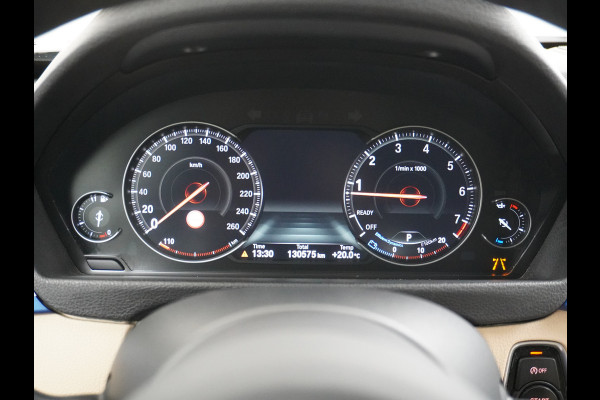 BMW 3 Serie Touring 330i AUT-8 M-Sport Pack Leder+Memory Harman&Kardon® Audio Adap.Cruise Apple Carplay Head-Up Navi 19" Virtual CockpitCame Lmv  Stoelverwarming DAB Elek.Achterklep Zwarte-Hemel Adaptieve Led Wifi Surround Camera Origineel Nederlandse Auto Zeer compleet! €71.000 nieuwprijs!