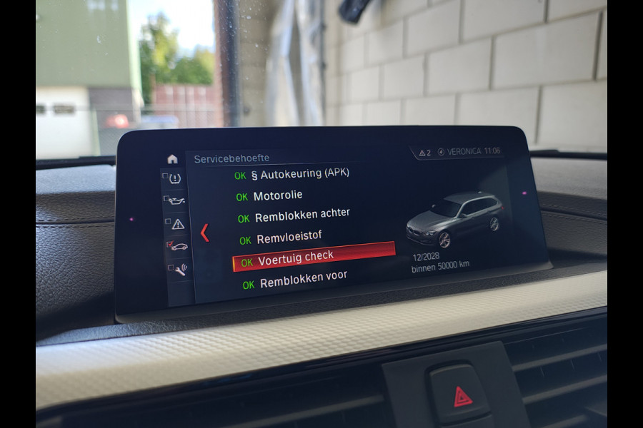 BMW 3 Serie Touring 330i AUT-8 M-Sport Pack Leder+Memory Harman&Kardon® Audio Adap.Cruise Apple Carplay Head-Up Navi 19" Virtual CockpitCame Lmv  Stoelverwarming DAB Elek.Achterklep Zwarte-Hemel Adaptieve Led Wifi Surround Camera Origineel Nederlandse Auto Zeer compleet! €71.000 nieuwprijs!