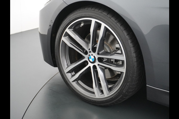 BMW 3 Serie Touring 330i AUT-8 M-Sport Pack Leder+Memory Harman&Kardon® Audio Adap.Cruise Apple Carplay Head-Up Navi 19" Virtual CockpitCame Lmv  Stoelverwarming DAB Elek.Achterklep Zwarte-Hemel Adaptieve Led Wifi Surround Camera Origineel Nederlandse Auto Zeer compleet! €71.000 nieuwprijs!