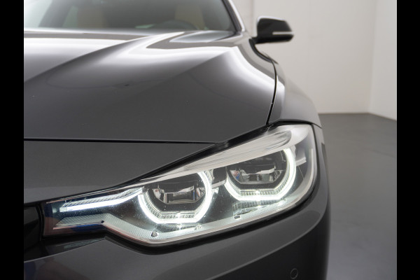 BMW 3 Serie Touring 330i AUT-8 M-Sport Pack Leder+Memory Harman&Kardon® Audio Adap.Cruise Apple Carplay Head-Up Navi 19" Virtual CockpitCame Lmv  Stoelverwarming DAB Elek.Achterklep Zwarte-Hemel Adaptieve Led Wifi Surround Camera Origineel Nederlandse Auto Zeer compleet! €71.000 nieuwprijs!