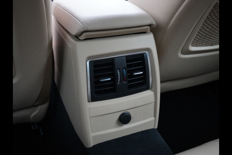 BMW 3 Serie Touring 330i AUT-8 M-Sport Pack Leder+Memory Harman&Kardon® Audio Adap.Cruise Apple Carplay Head-Up Navi 19" Virtual CockpitCame Lmv  Stoelverwarming DAB Elek.Achterklep Zwarte-Hemel Adaptieve Led Wifi Surround Camera Origineel Nederlandse Auto Zeer compleet! €71.000 nieuwprijs!