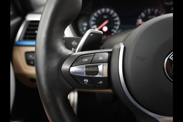BMW 3 Serie Touring 330i AUT-8 M-Sport Pack Leder+Memory Harman&Kardon® Audio Adap.Cruise Apple Carplay Head-Up Navi 19" Virtual CockpitCame Lmv  Stoelverwarming DAB Elek.Achterklep Zwarte-Hemel Adaptieve Led Wifi Surround Camera Origineel Nederlandse Auto Zeer compleet! €71.000 nieuwprijs!