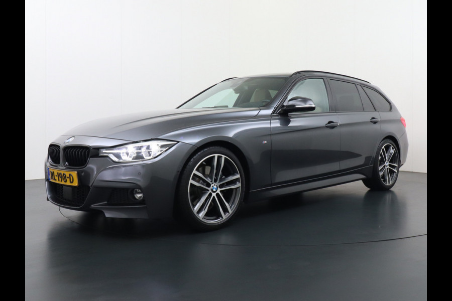 BMW 3 Serie Touring 330i AUT-8 M-Sport Pack Leder+Memory Harman&Kardon® Audio Adap.Cruise Apple Carplay Head-Up Navi 19" Virtual CockpitCame Lmv  Stoelverwarming DAB Elek.Achterklep Zwarte-Hemel Adaptieve Led Wifi Surround Camera Origineel Nederlandse Auto Zeer compleet! €71.000 nieuwprijs!