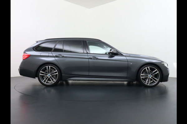 BMW 3 Serie Touring 330i AUT-8 M-Sport Pack Leder+Memory Harman&Kardon® Audio Adap.Cruise Apple Carplay Head-Up Navi 19" Virtual CockpitCame Lmv  Stoelverwarming DAB Elek.Achterklep Zwarte-Hemel Adaptieve Led Wifi Surround Camera Origineel Nederlandse Auto Zeer compleet! €71.000 nieuwprijs!