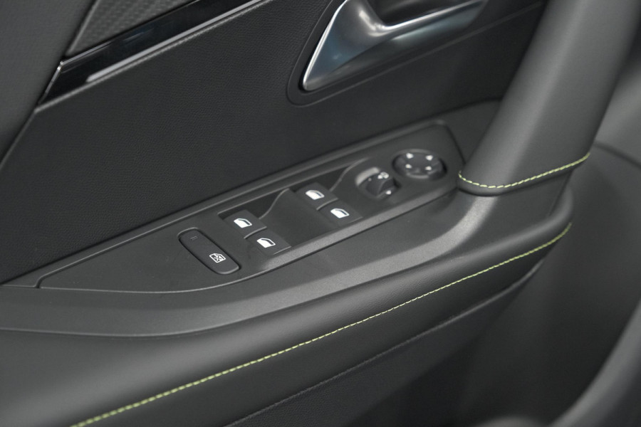 Peugeot 2008 Hybrid 145 e-DCS6 GT | Camera | Apple Carplay | Parkeersensoren
