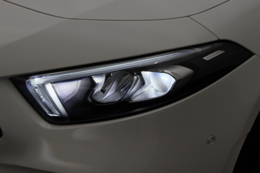 Mercedes-Benz A-Klasse 250 e Business Solution AMG Limited Camera, Sfeerverlichting, Apple Carplay, LED, Cruise, PDC