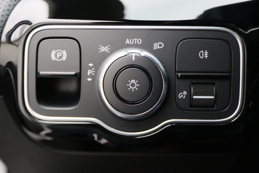 Mercedes-Benz A-Klasse 250 e Business Solution AMG Limited Camera, Sfeerverlichting, Apple Carplay, LED, Cruise, PDC