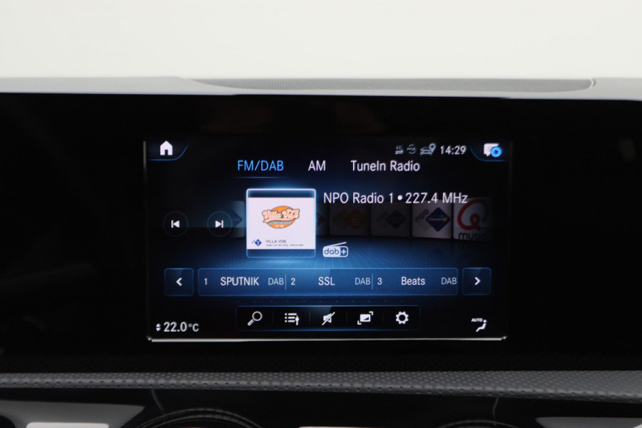 Mercedes-Benz A-Klasse 250 e Business Solution AMG Limited Camera, Sfeerverlichting, Apple Carplay, LED, Cruise, PDC