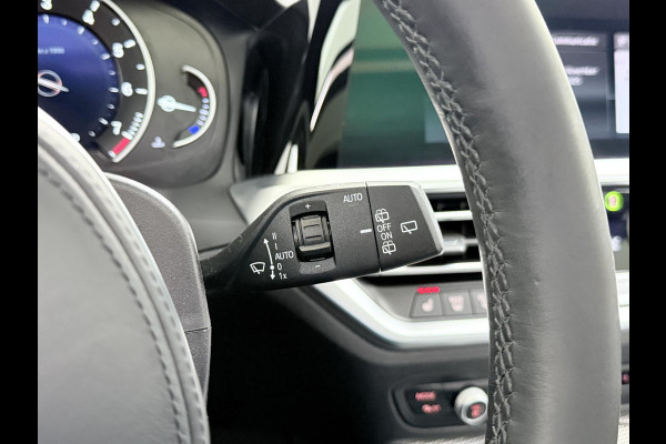 BMW 3 Serie Touring 320i VAN: €34.900,- VOOR: €31.877,- UW EINDEJAARSVOORDEEL: €3.023,-|M-SPORT| PANO| ADAP. CRUISE| NET GROOT ONDERHOUD GEHAD, RIJKLAAR| ELEK. ACHTERKLEP| CAMERA|