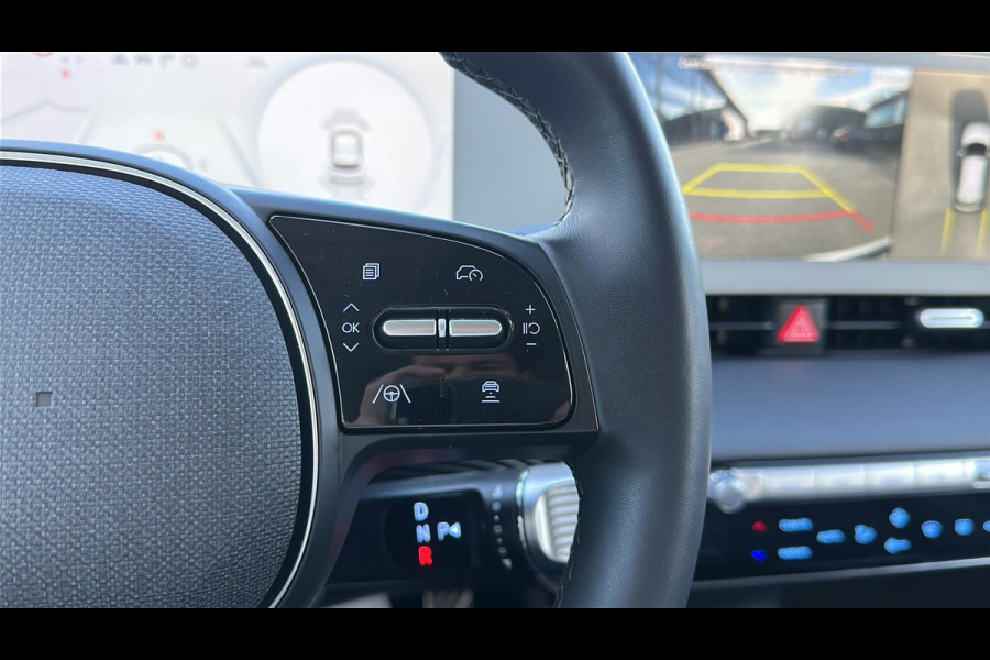 Hyundai IONIQ 5 Lounge AWD 77.4 kWh SOH 100% RIJKLAAR! | FABRIEKSGARANTIE HYUNDAI TOT 10-2028| |STOELVERWARMING + VENTILATIE| DEALER OH. |ELEK. ACHTERKLEP| BOSE AUDIO| VOL OPTIES| ACHTERBANK VERWARMD| HEAD-UP