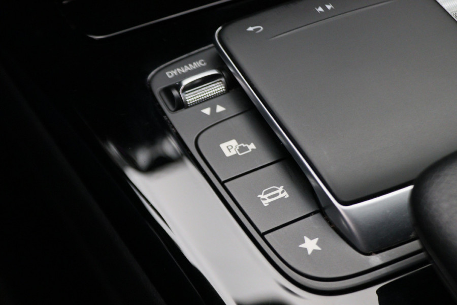 Mercedes-Benz A-Klasse 250 e Business Solution AMG Limited Camera, Sfeerverlichting, Apple Carplay, LED, Cruise, PDC
