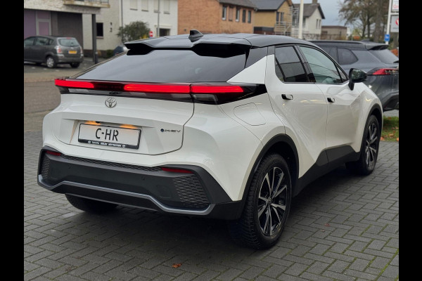 Toyota C-HR 2.0 Plug-in Hybrid 223pk Dynamic Bi-Tone | 18 inch, Stoel + Stuurverwarming, Groot scherm, Parkeersensoren, Dodehoekherkenning