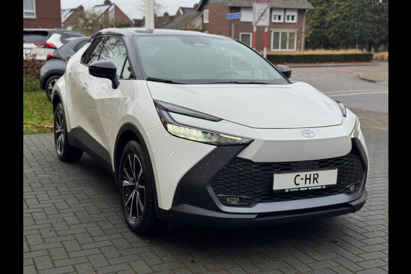 Toyota C-HR 2.0 Plug-in Hybrid 223pk Dynamic Bi-Tone | 18 inch, Stoel + Stuurverwarming, Groot scherm, Parkeersensoren, Dodehoekherkenning