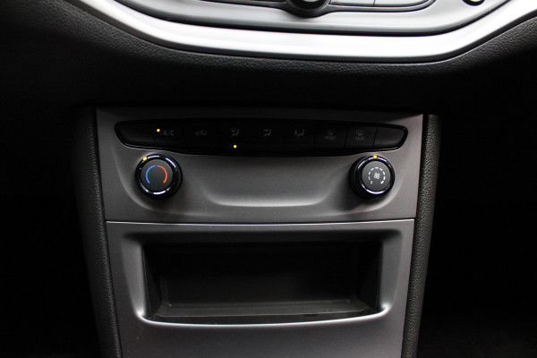 Opel Astra Sports Tourer 1.2 T Navi Airco Stoel & stuurverw. LM velgen Carplay PDC Bluetooth Cruise BTW auto