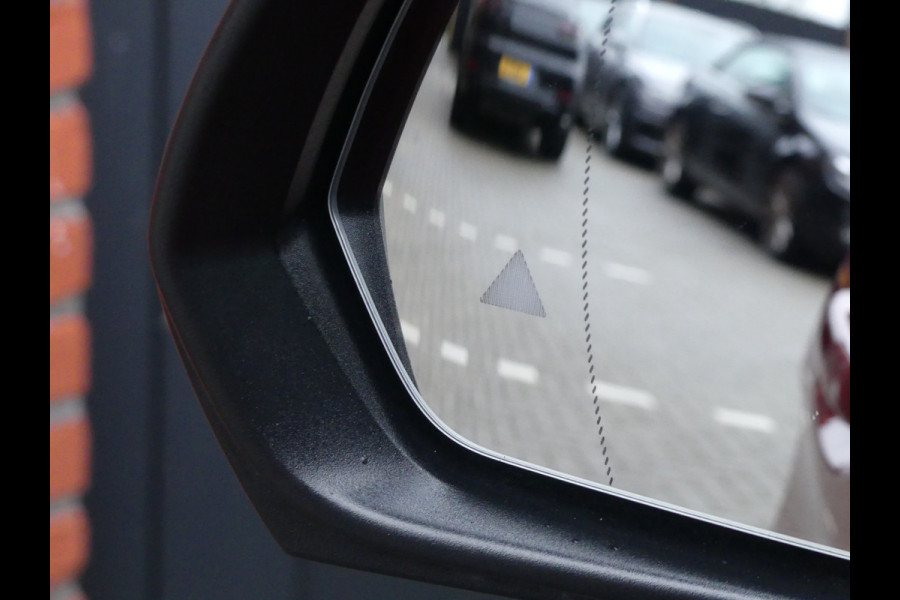 Mercedes-Benz V-Klasse 220d Lang AMG Pakket Dubbel Cabine LED/LEER/Trekhaak