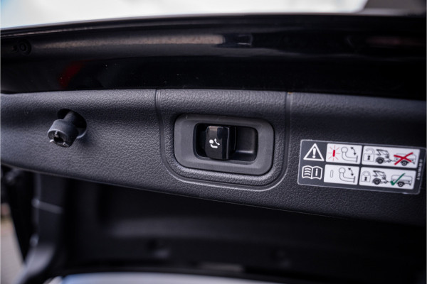 Mercedes-Benz C-Klasse C300 e AMG Line - Panorama | Burmester | Carbon | Memory | 360 Camera