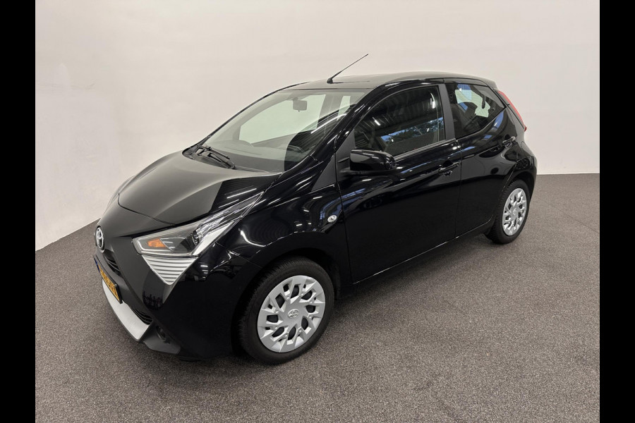 Toyota Aygo 1.0 VVT-i x-play Airco Navigatie Apple Carplay/Android Auto Camera Achter
