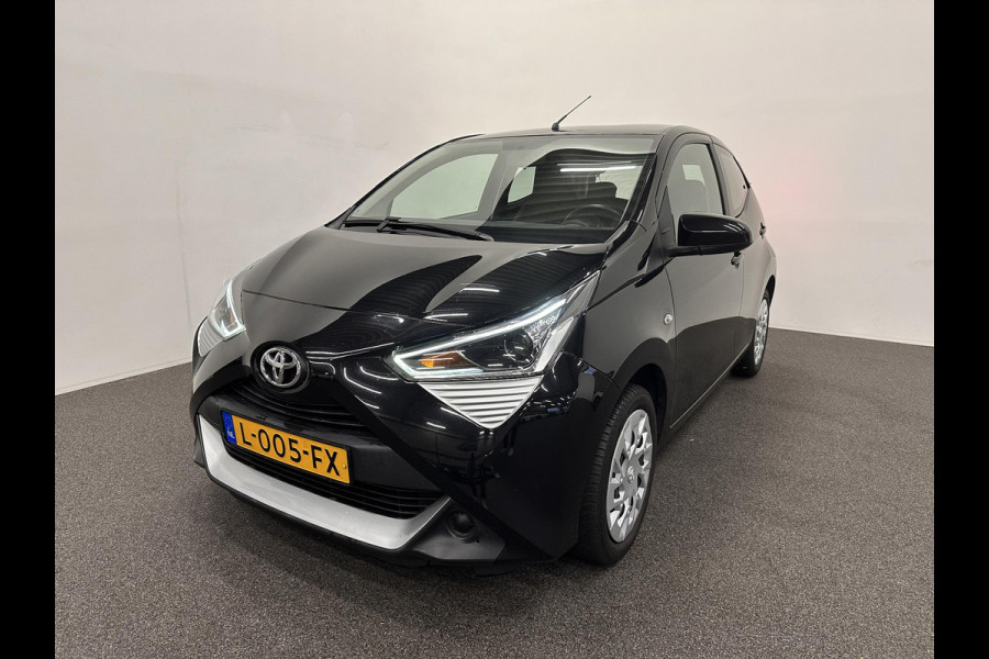 Toyota Aygo 1.0 VVT-i x-play Airco Navigatie Apple Carplay/Android Auto Camera Achter